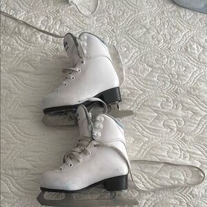 Jackson Used Classic White Ice Skates with Silver Blades